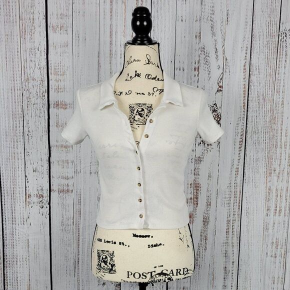 American Eagle Cream Cropped Ribbed Button Down Short Sleeve Shirt - Picture 1 of 7